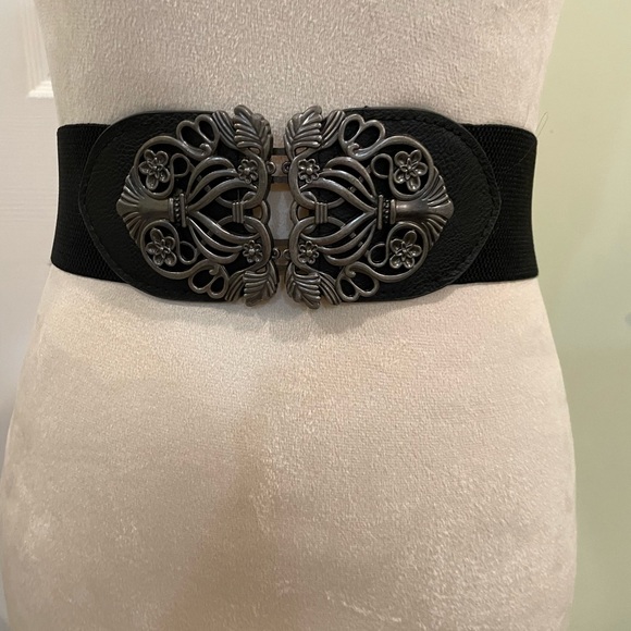NWOT NEVER WORN Elegant Black Belt with Ornate Silver Buckle. Awesome belt! - Picture 2 of 6